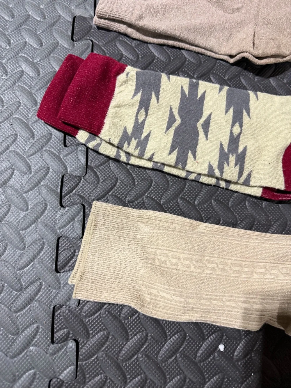 4 pairs of men's dress socks